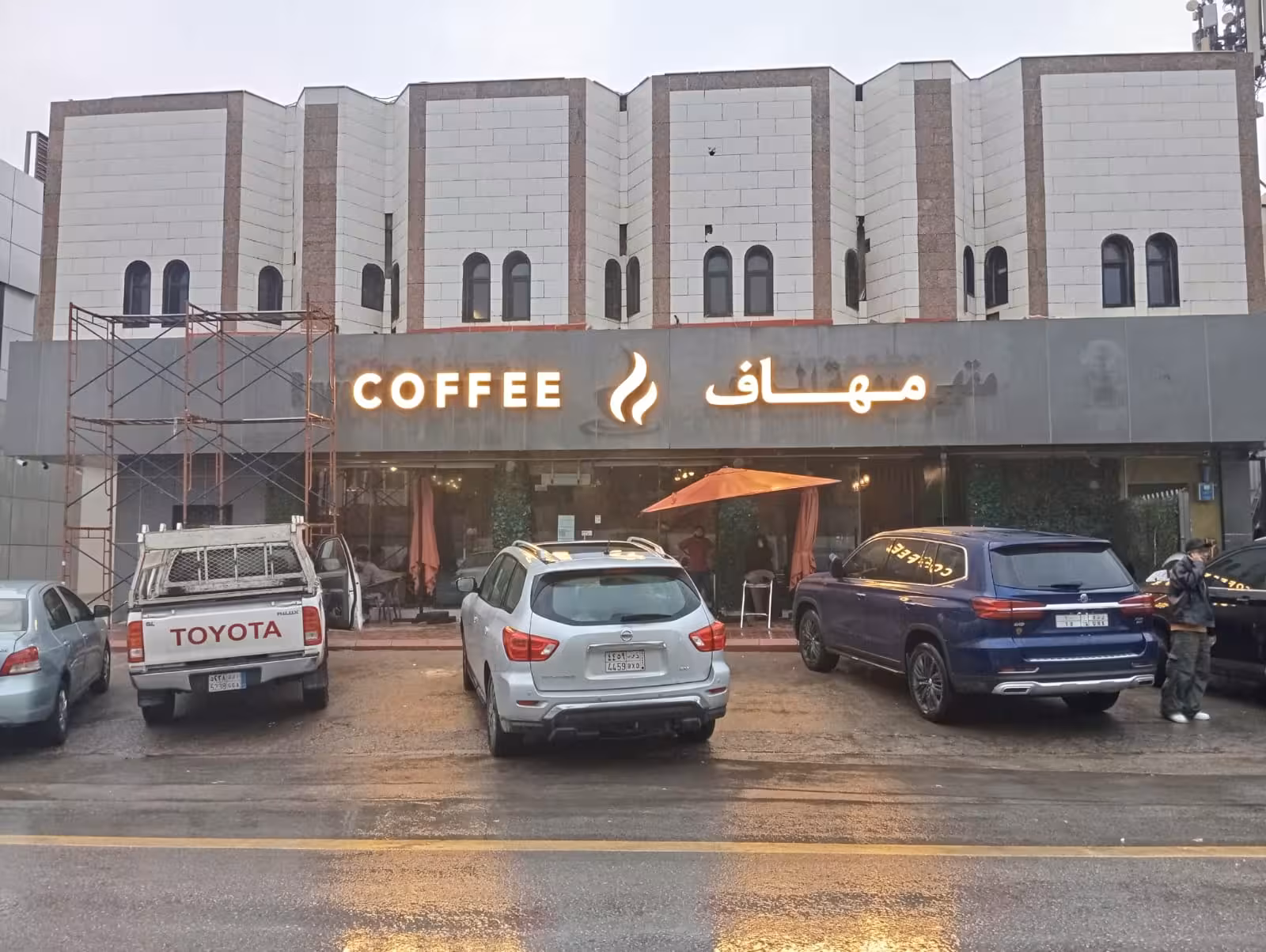 Custom 3D letters for commercial storefront signage in Riyadh